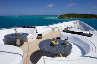 Yacht ISLANDER -  Foredeck